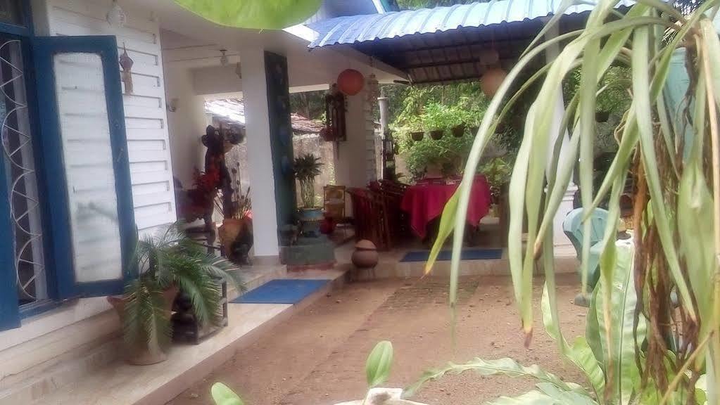 Rock Cascade Tourist Home & Cookery School Polonnaruwa Exterior photo