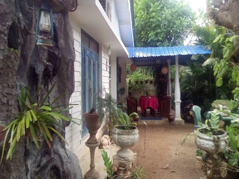 Rock Cascade Tourist Home & Cookery School Polonnaruwa Exterior photo
